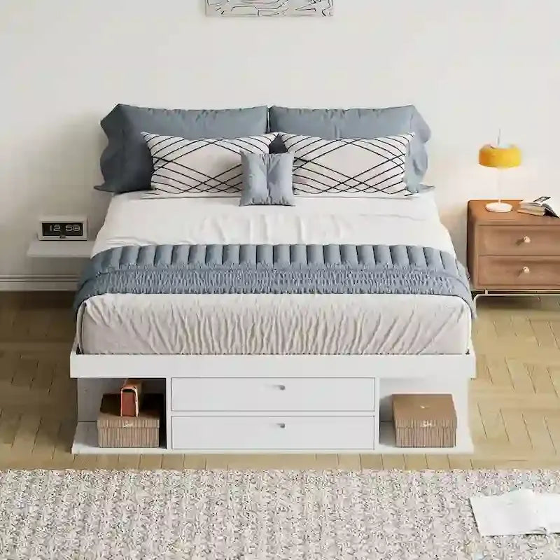 Letto a piattaforma Queen bianco con cassetti contenitore, ripiani aperti e vassoi estraibili