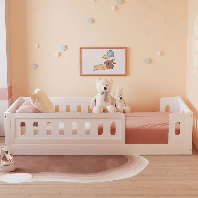 Letto a piattaforma singolo per bambini naturale/bianco con ringhiera semi-chiusa, 1 bambino