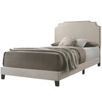 Letto imbottito con piattaforma e finiture borchiate Verde / Nero / Beige – Matrimoniale / Queen / King