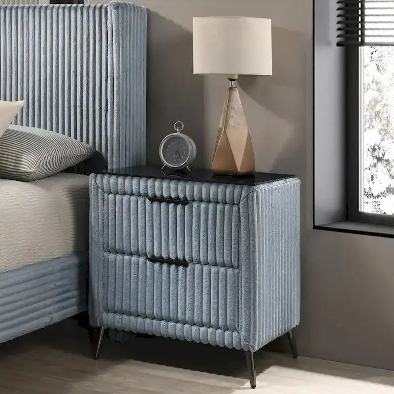 Set letto con pannello ad alette in velluto a coste blu con 2 comodini e panca – King/Queen, 2 persone