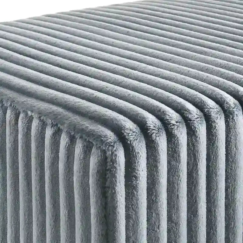 Set letto con pannello ad alette in velluto a coste blu con 2 comodini e panca – King/Queen, 2 persone